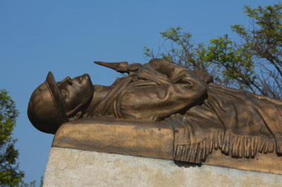 Monument aux morts de Richebourg / Pascal Morès